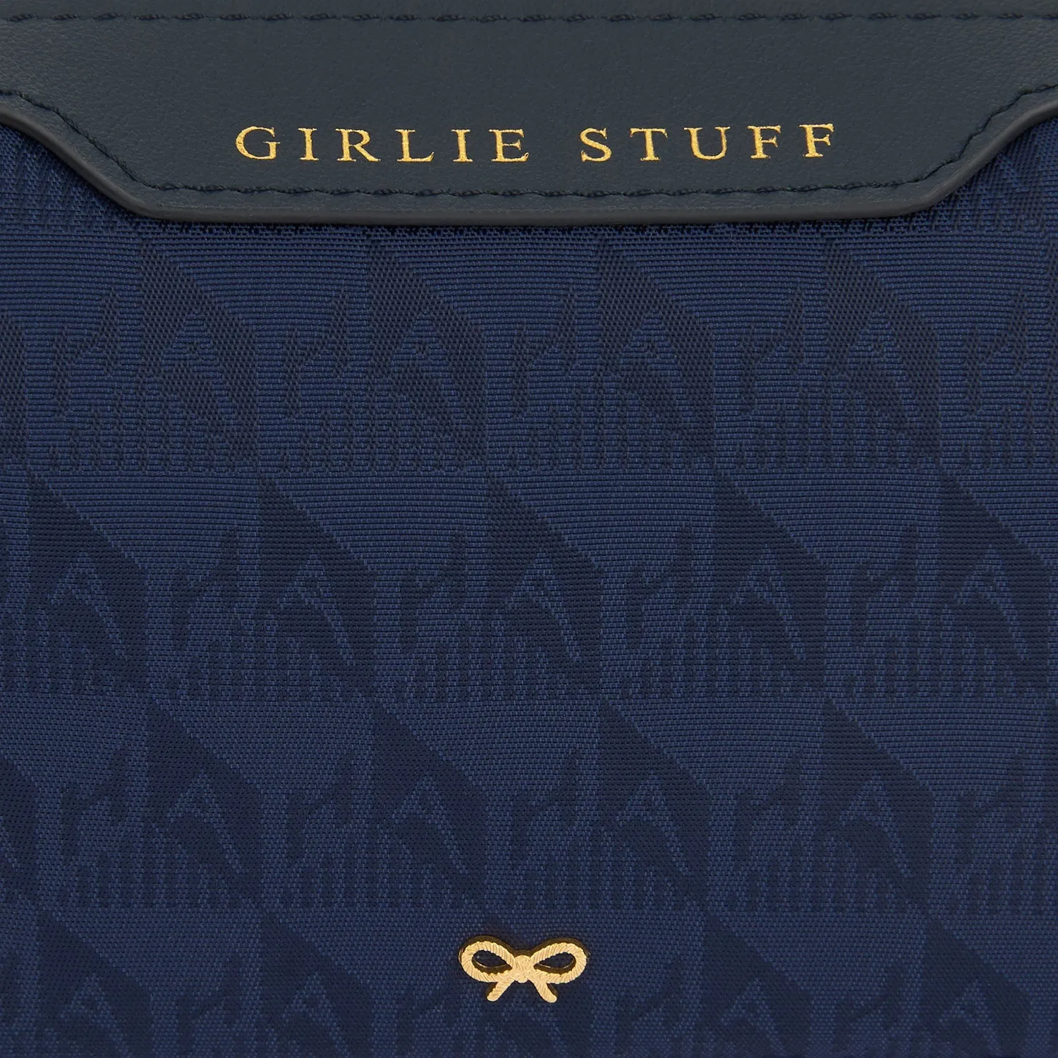 Logo Girlie Stuff Pouch