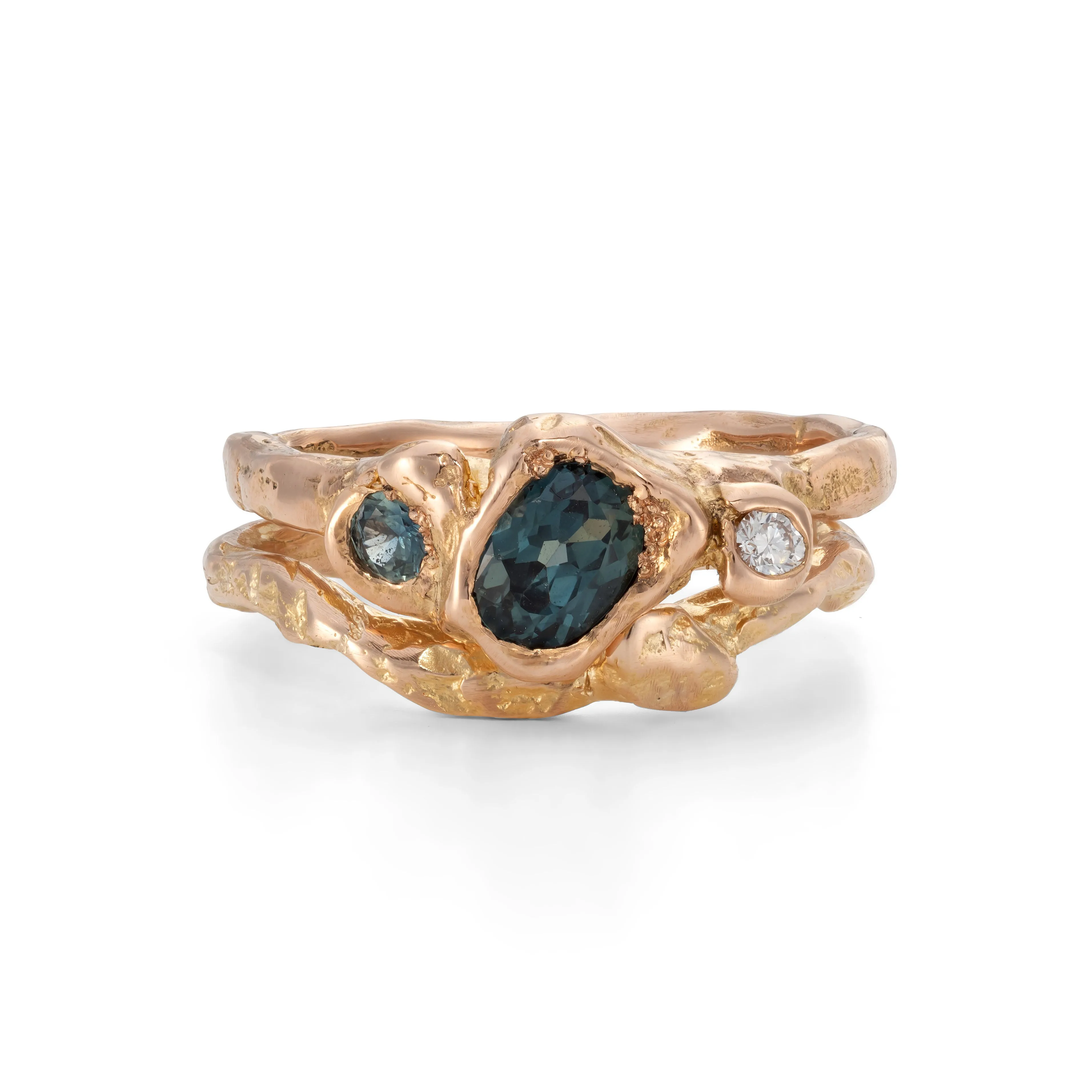 Certainly! To optimize the title for an e-commerce product, you should include key descriptors and modify it to provide a clear and appealing presentation. Here’s the revised title:

Elegant Teal Rose Adakite Gemstone Ring with East Band Design