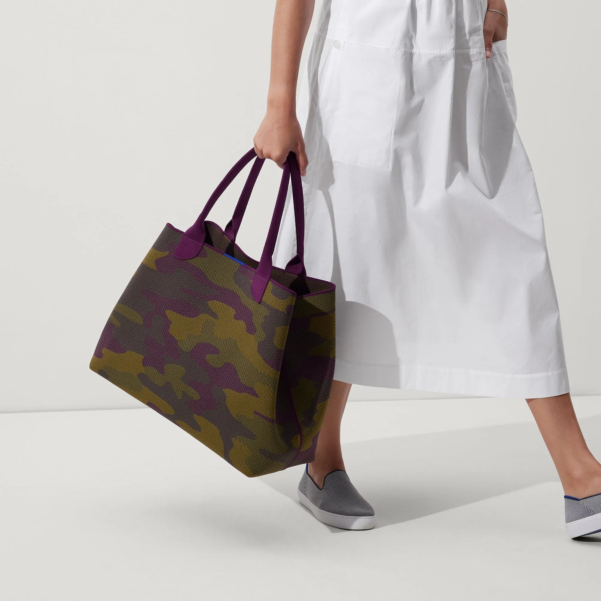 Optimized Title: Ultra-Lightweight Mega Tote Bag - Legacy Camo Pattern